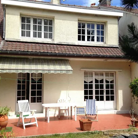 Maison Emilie Holiday home